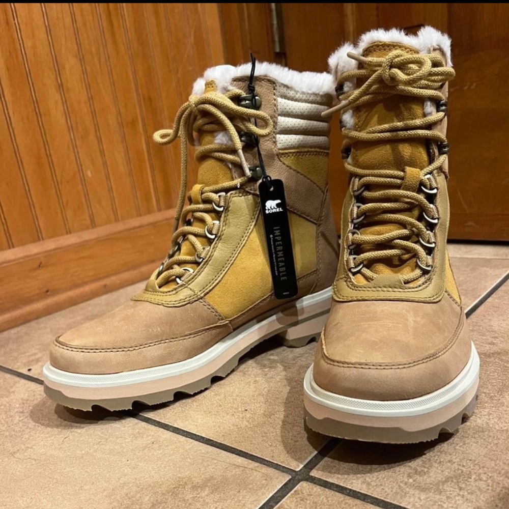Size 8 Sorel Cozy Boots
